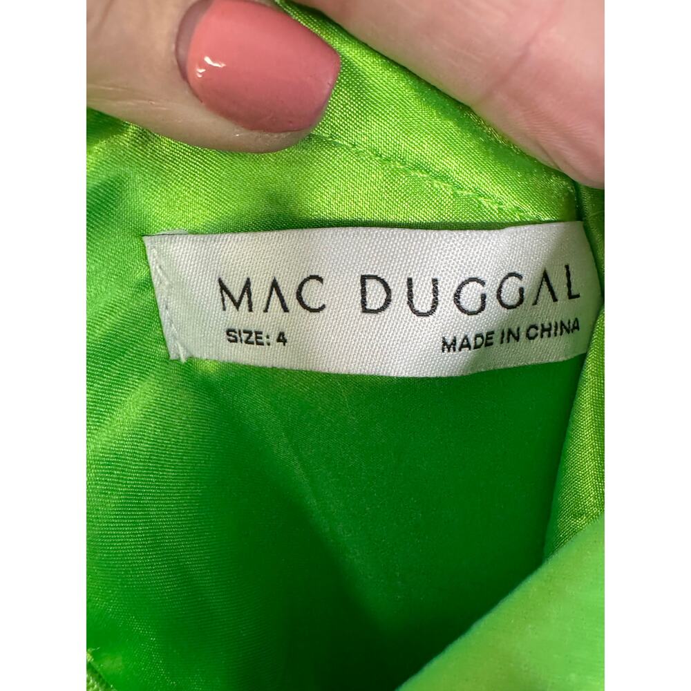 Mac Duggal NWT One Shoulder Bow Asymmetrical Hem Gown in Spring Green Size 4 - Picture 4 of 11